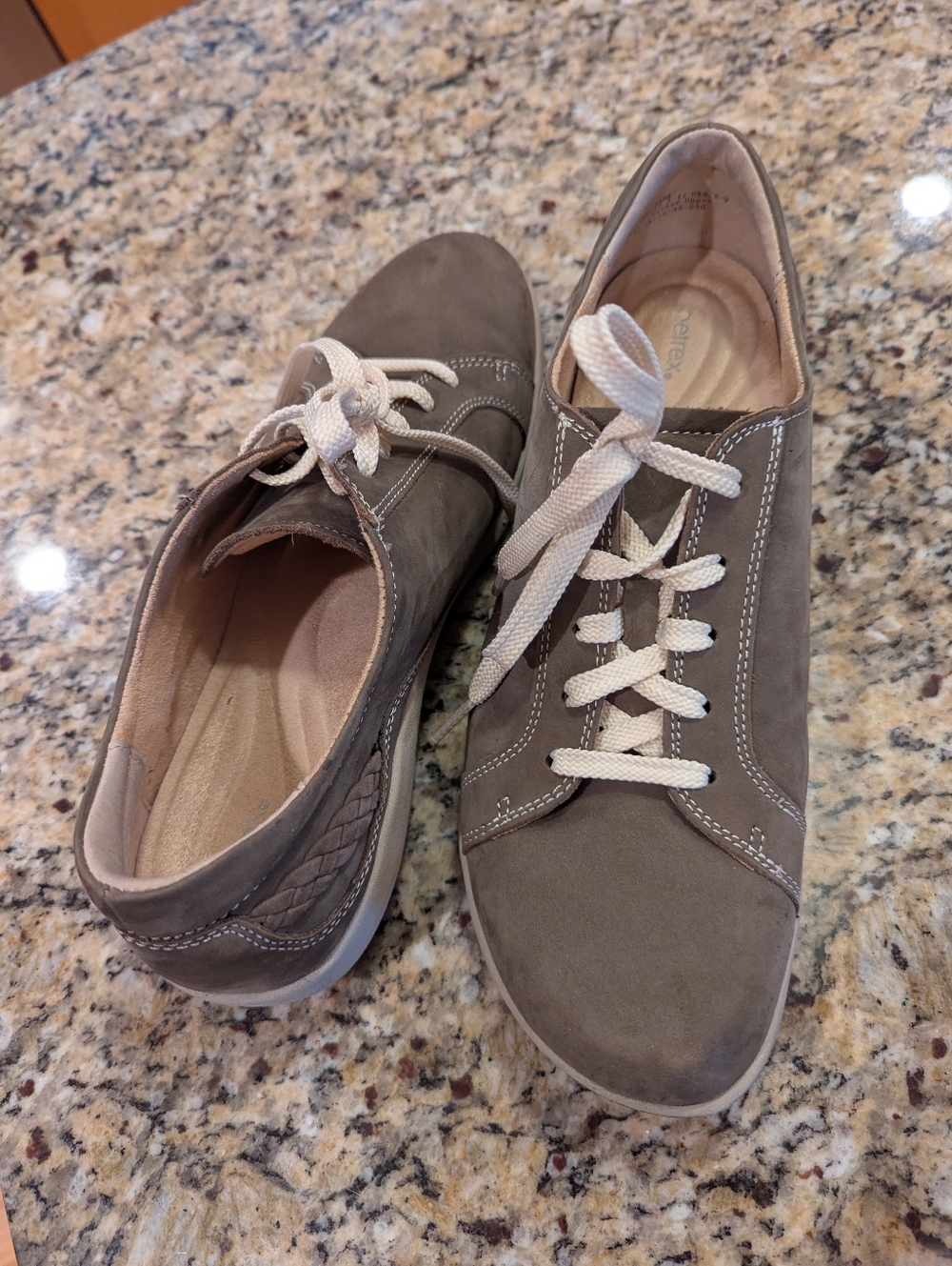 Aetrex Ladies Casual Shoes, Size 10.5-11